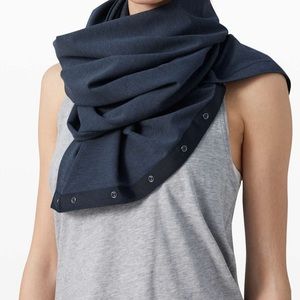 New Lululemon Vinyasa snap scarf Never used